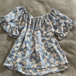 Light blue floral blouse. Sz M